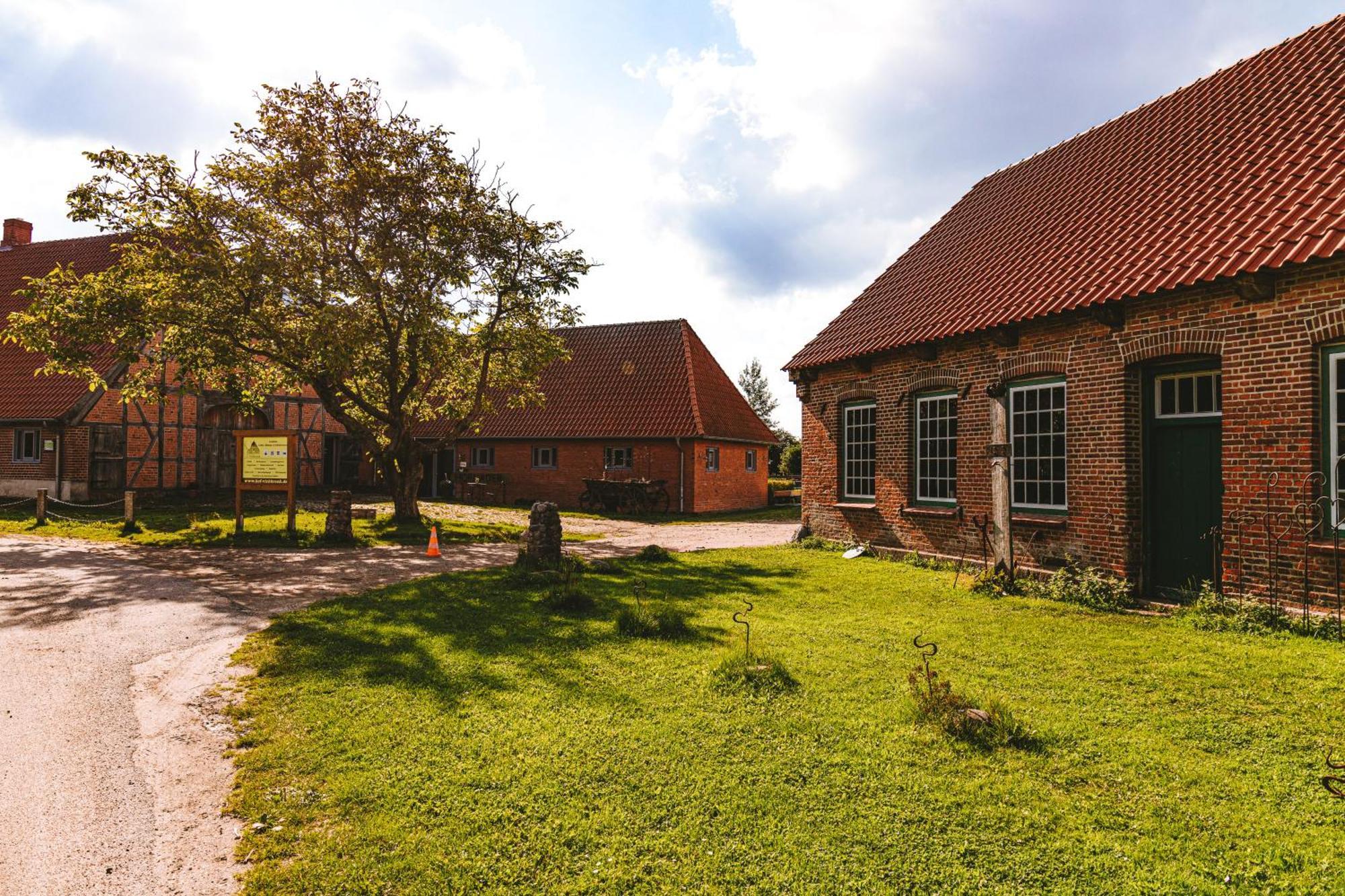 Domo Camp - Nature Glamping Hof Viehbrook Hotel Rendswuhren Exterior photo